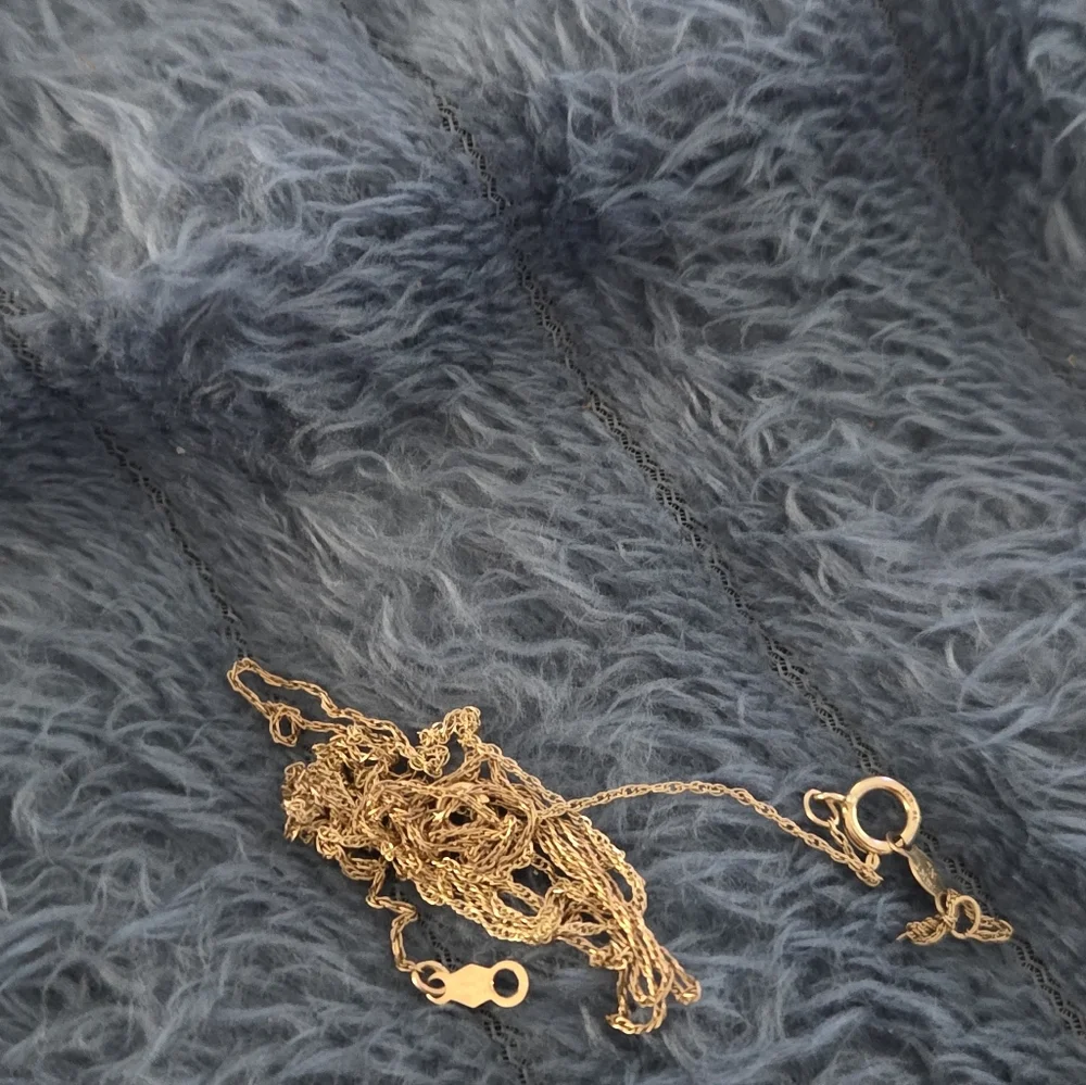 2 Broken 14k Gold Neclaces - Picture 10 of 13